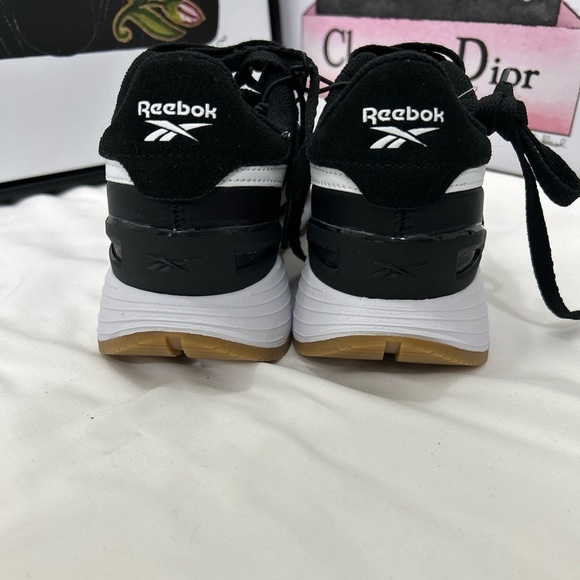 Reeboks Classic women’s Size 8 New Without Tag - Picture 5 of 11